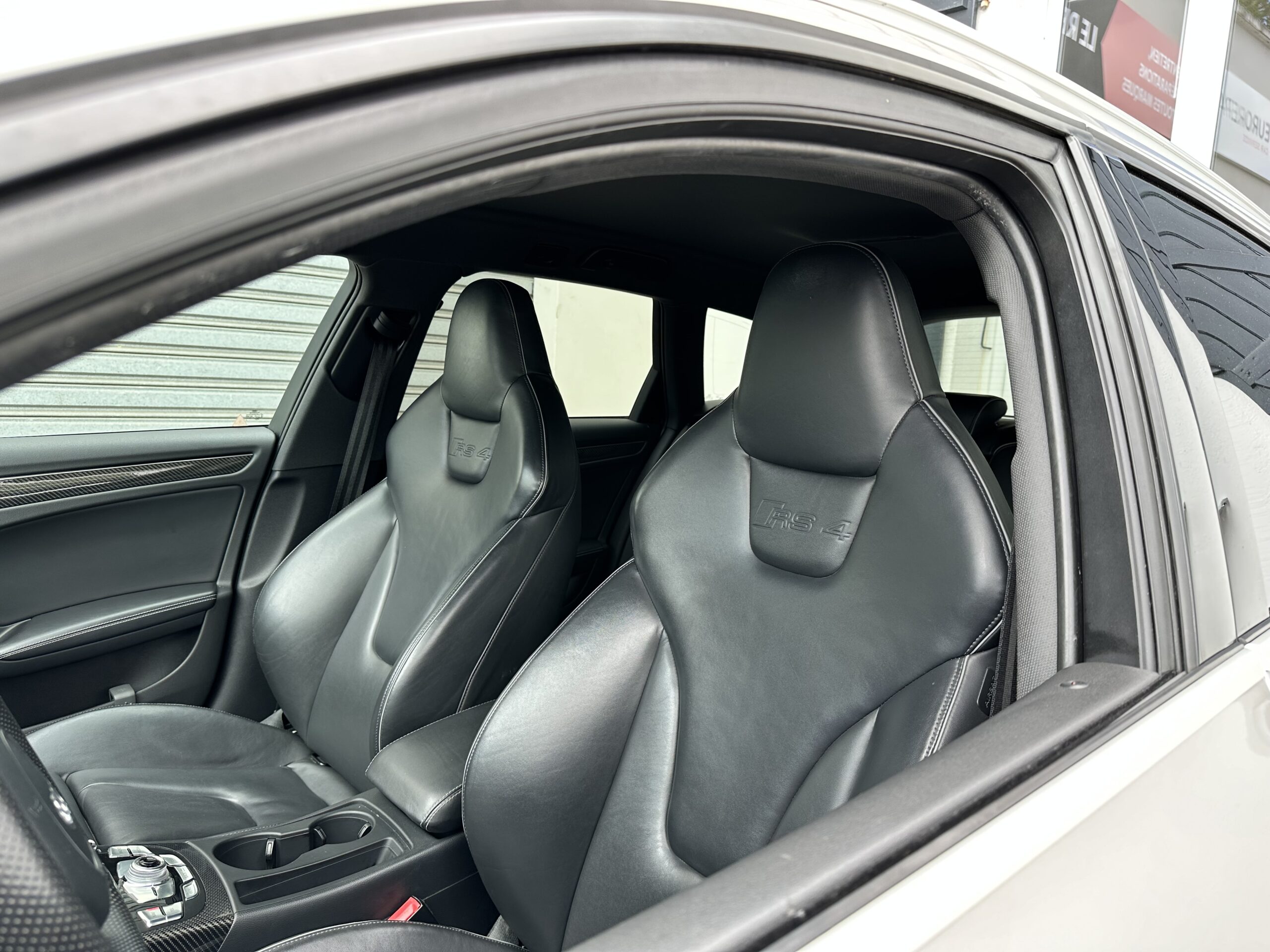 AUDI RS4 Avant 4.2 V8