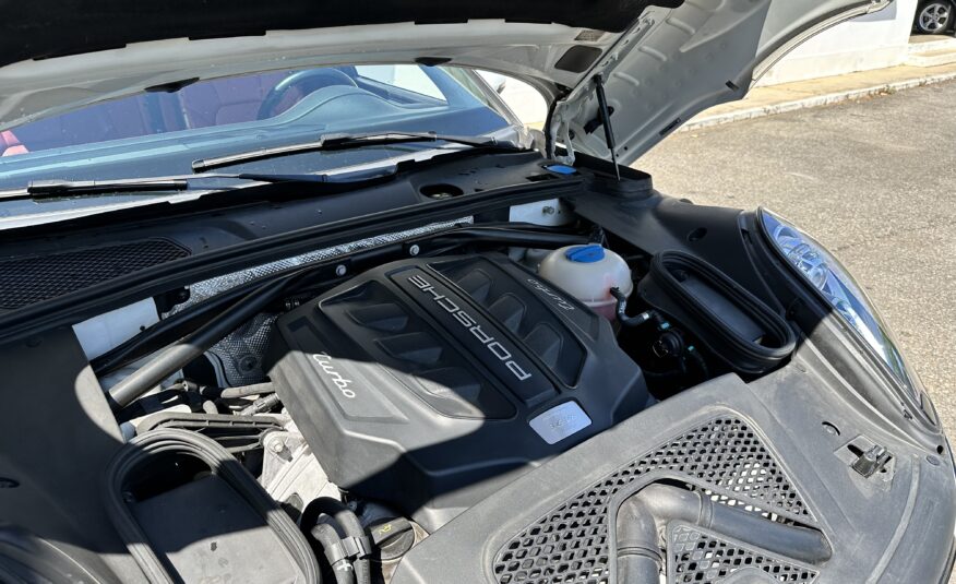PORSCHE Macan Turbo 3.6 V6