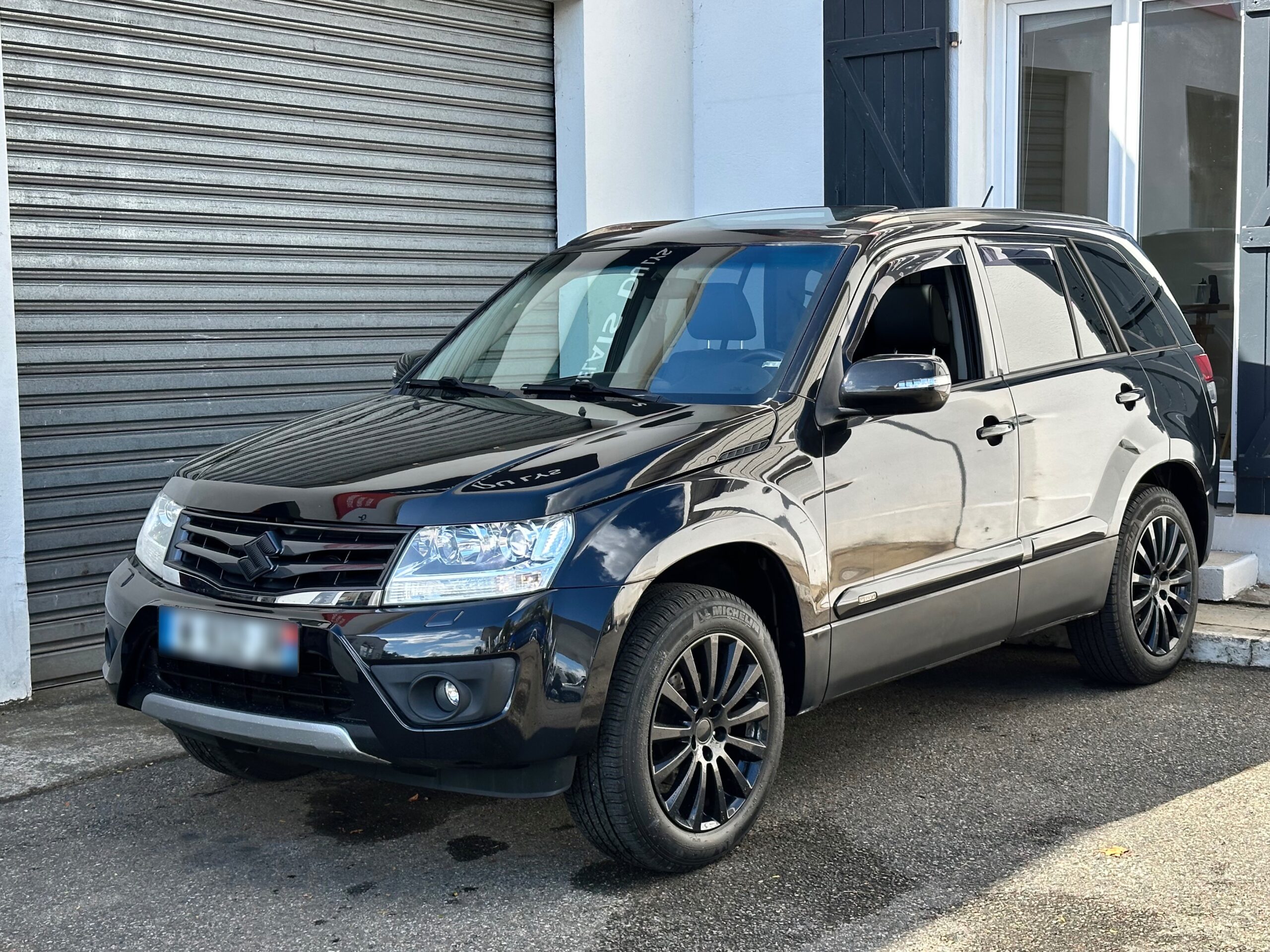 Suzuki Grand Vitara II 3.2 V6 “Édition 20ème Anniversaire”