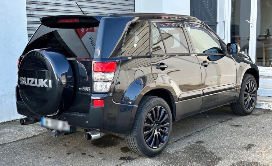 Suzuki Grand Vitara II 3.2 V6 « Édition 20ème Anniversaire »