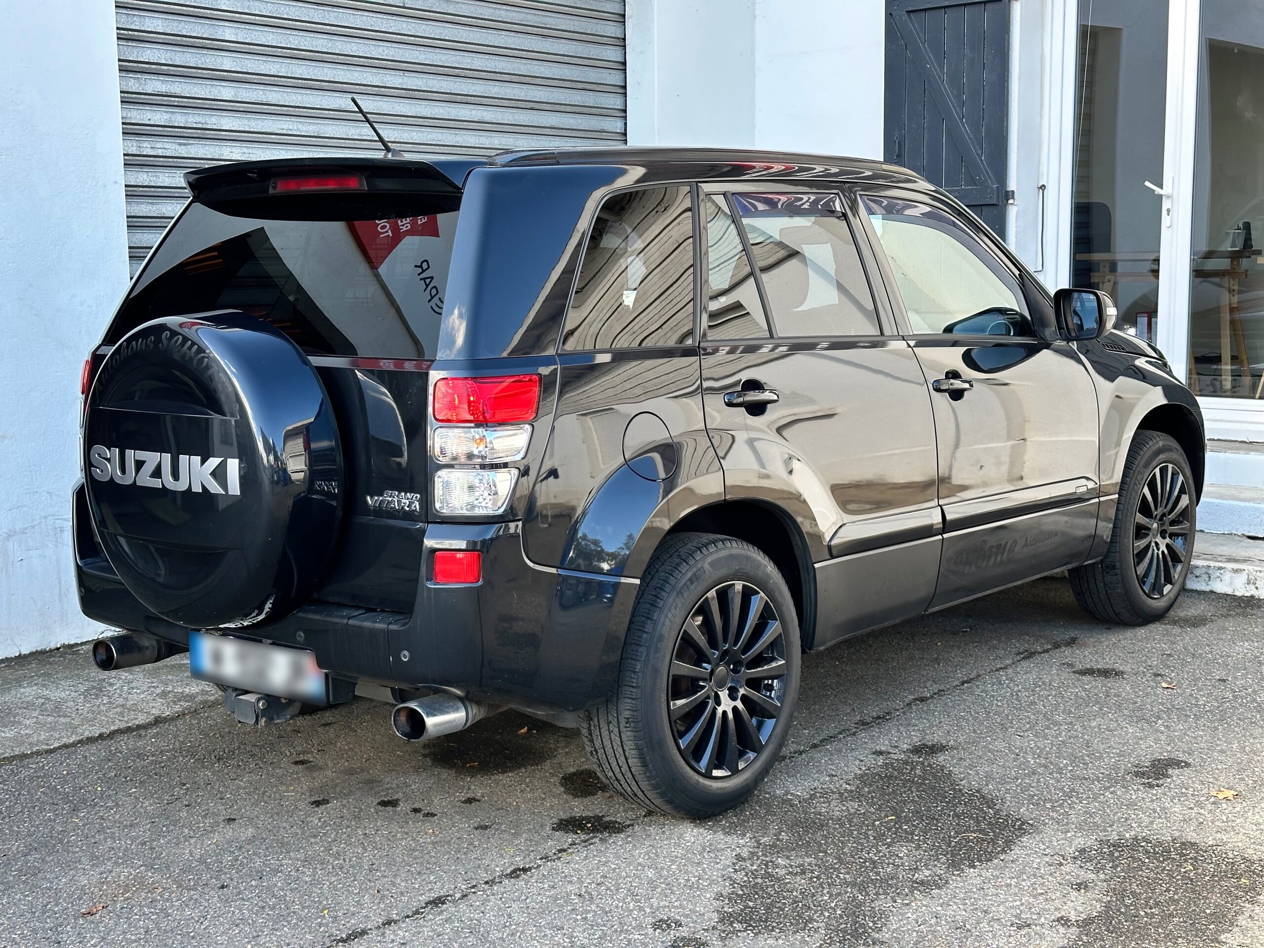 Suzuki Grand Vitara II 3.2 V6 “Édition 20ème Anniversaire”