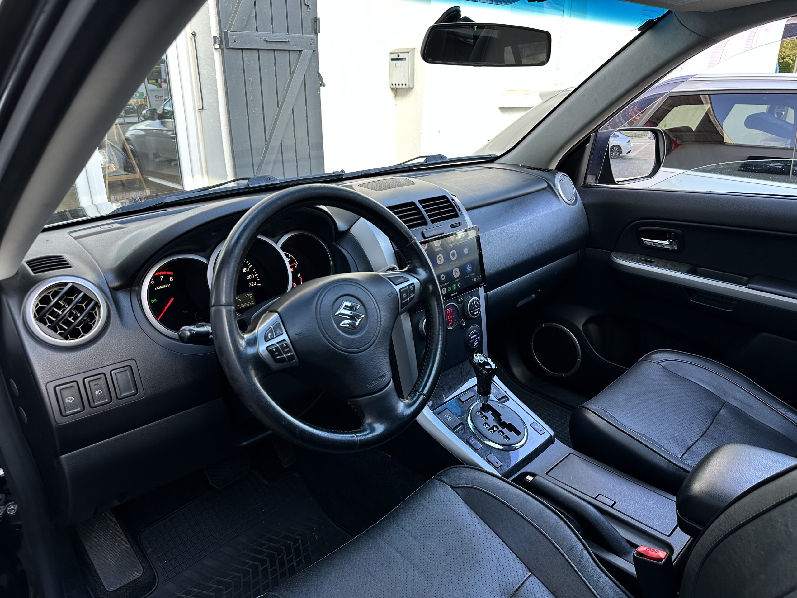 Suzuki Grand Vitara II 3.2 V6 “Édition 20ème Anniversaire”