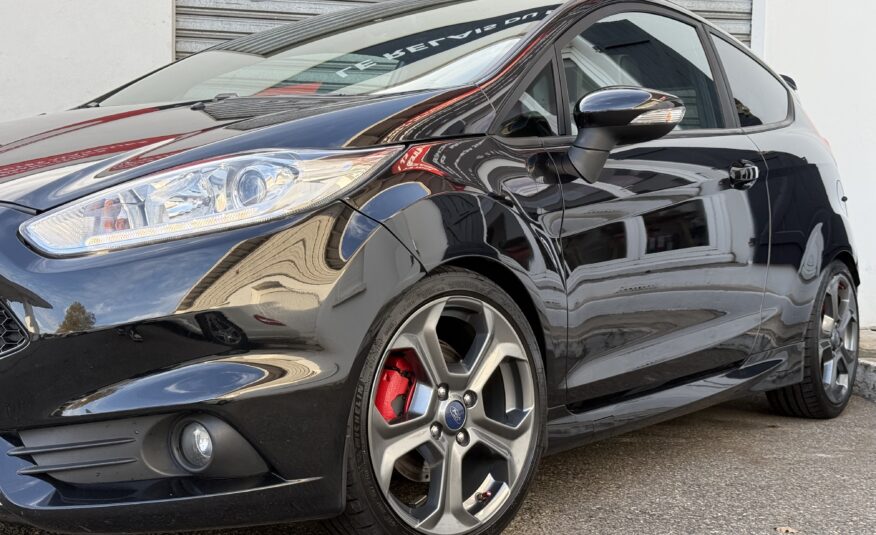 FORD Fiesta ST 182ch à vendre deuxième main, échappement milltek