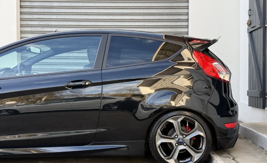 FORD Fiesta ST 182ch à vendre deuxième main, échappement milltek