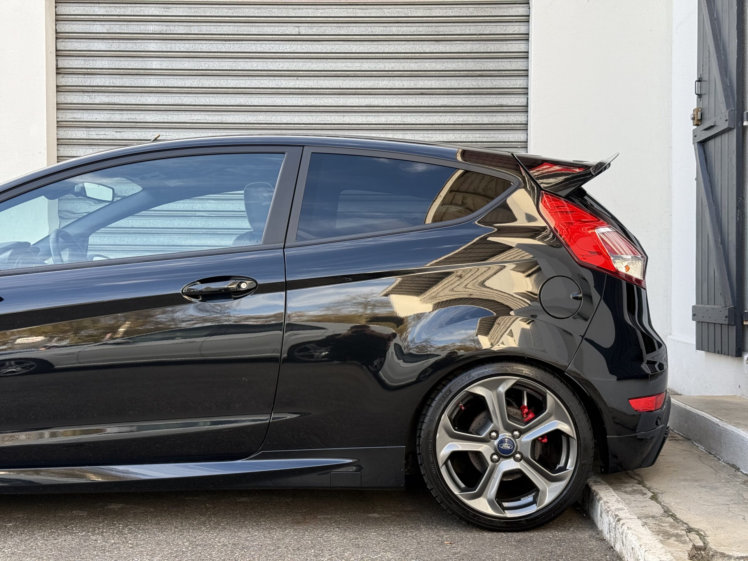 FORD Fiesta ST 182ch à vendre deuxième main, échappement milltek