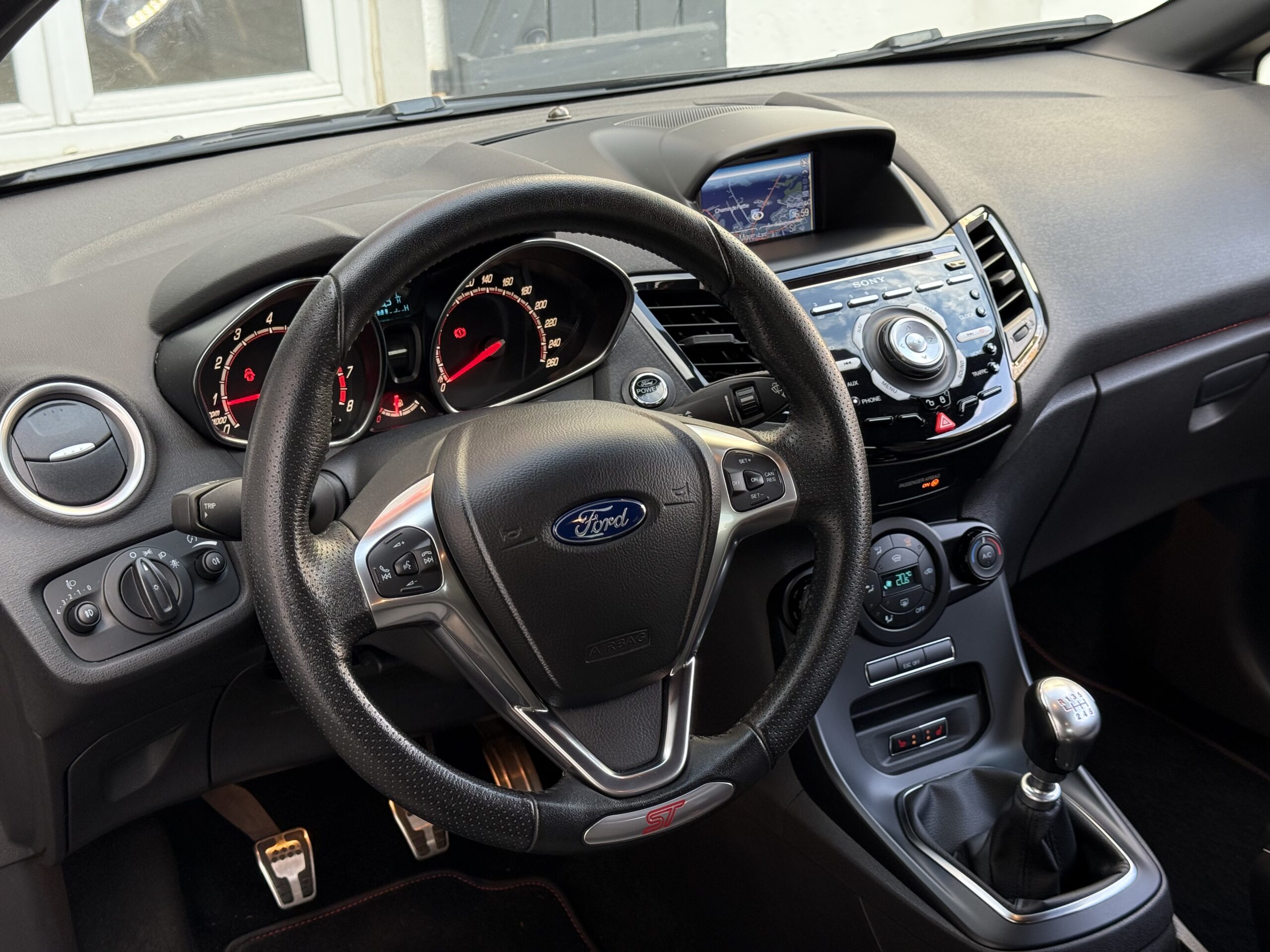 FORD Fiesta ST 182ch à vendre deuxième main, échappement milltek