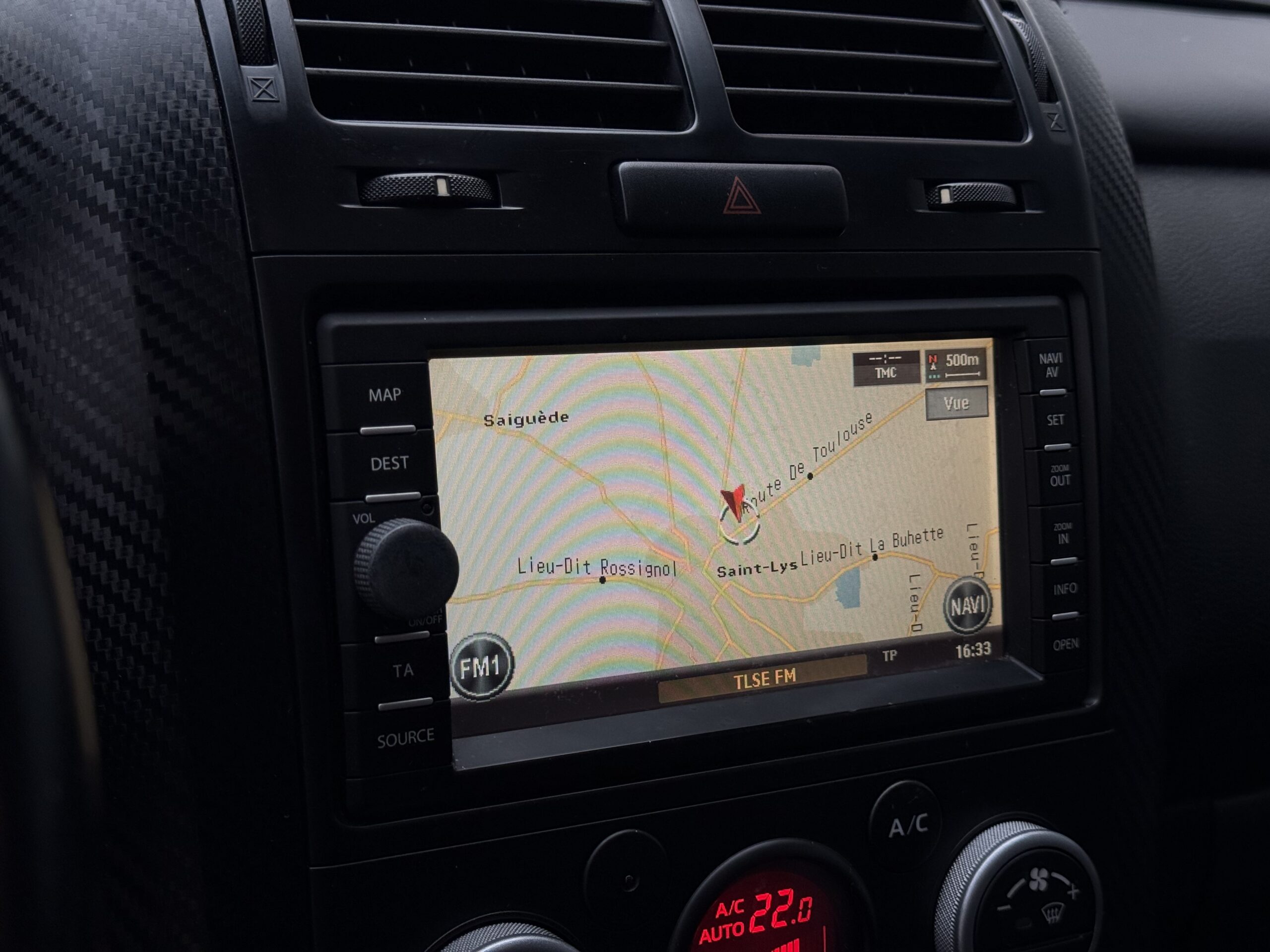 Suzuki Grand Vitara II 3.2 V6 Édition 20ème anniversaire 2009. SUV tout-terrain rare avec moteur 233 ch, intérieur cuir, toit ouvrant, boîte automatique. Idéal pour les passionnés d’aventure et de véhicules robustes. Véhicule en excellent état avec suivi d’entretien