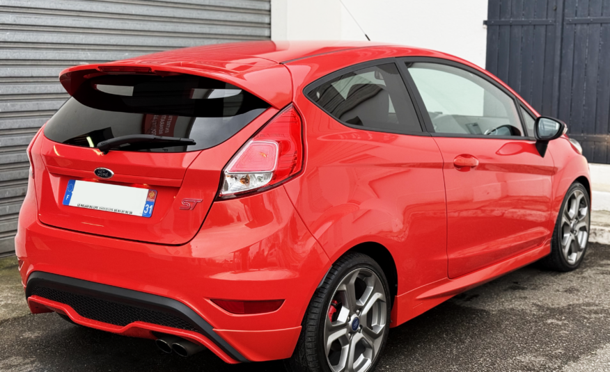 FORD Fiesta ST 182 1.6 Ecoboost – Lava Rot