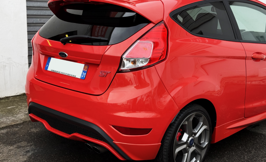 FORD Fiesta ST 182 1.6 Ecoboost – Lava Rot