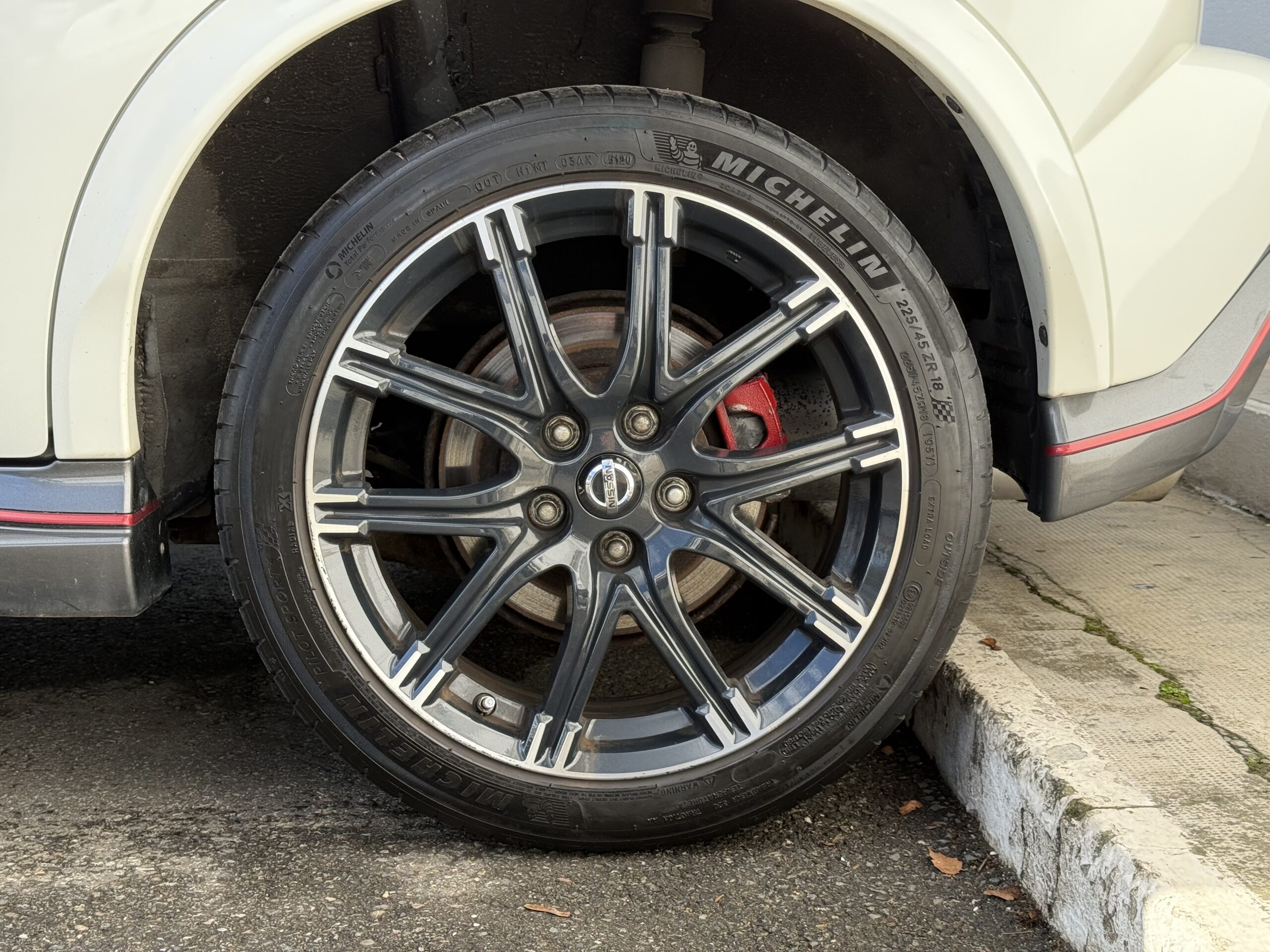 Nissan Juke Nismo à vendre Toulouse Le Relais du lys spécialiste véhicule sportif premium entretien réparation importation