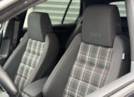 Volkswagen Golf VI GTI 210