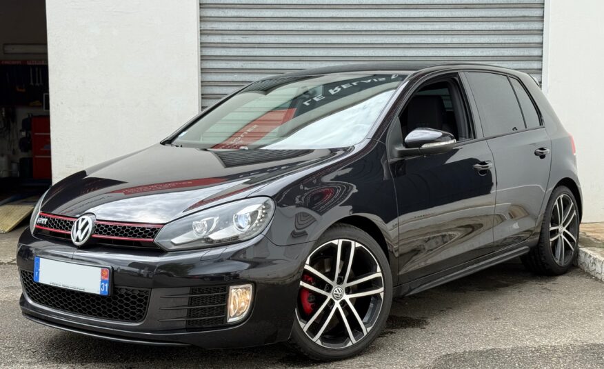 Volkswagen Golf VI GTI 210