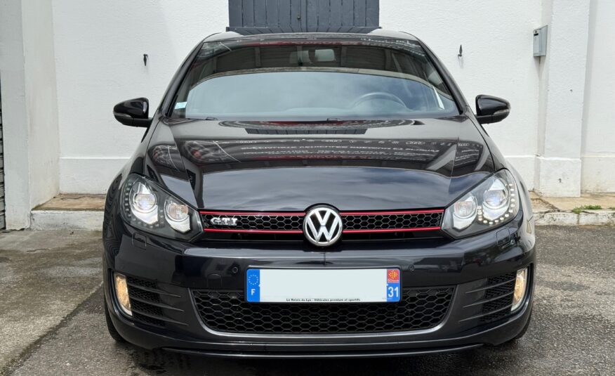 Volkswagen Golf VI GTI 210