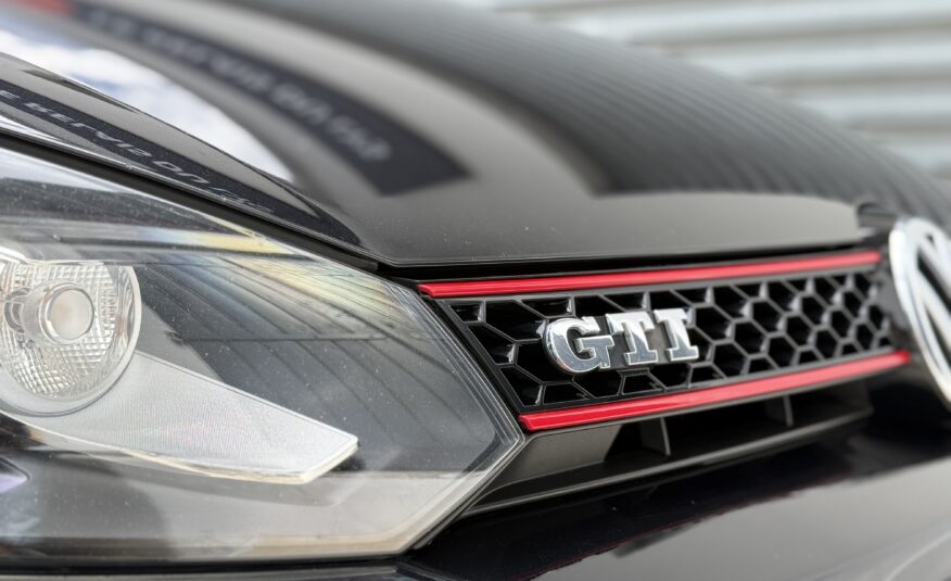 Volkswagen Golf VI GTI 210