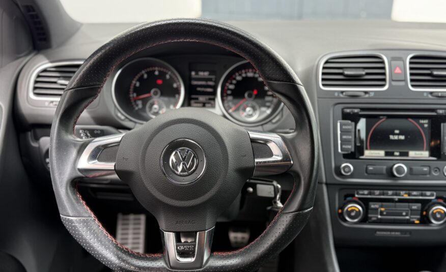 Volkswagen Golf VI GTI 210
