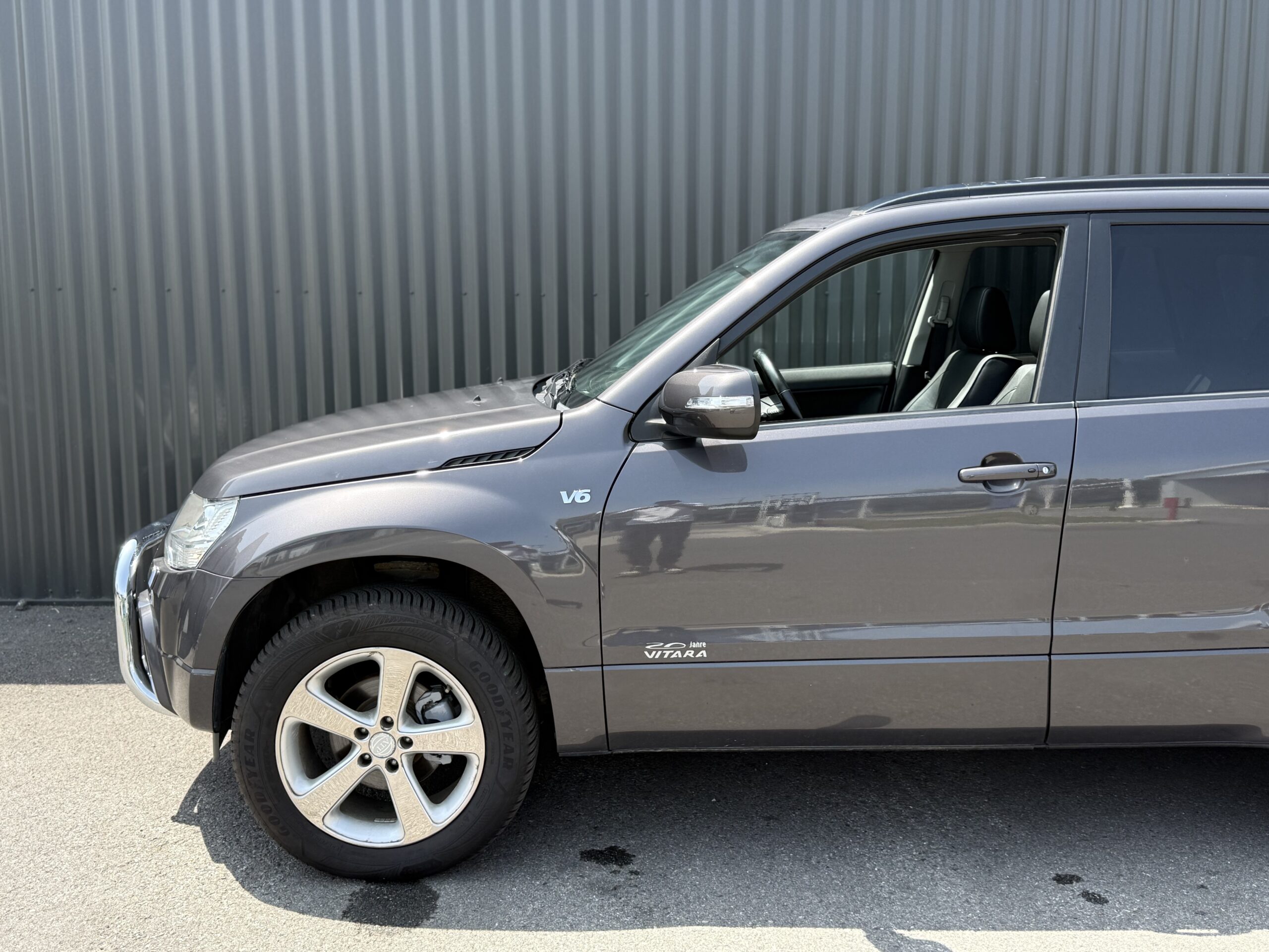 Suzuki Grand Vitara II 3.2 V6 “Édition 20ème Anniversaire”