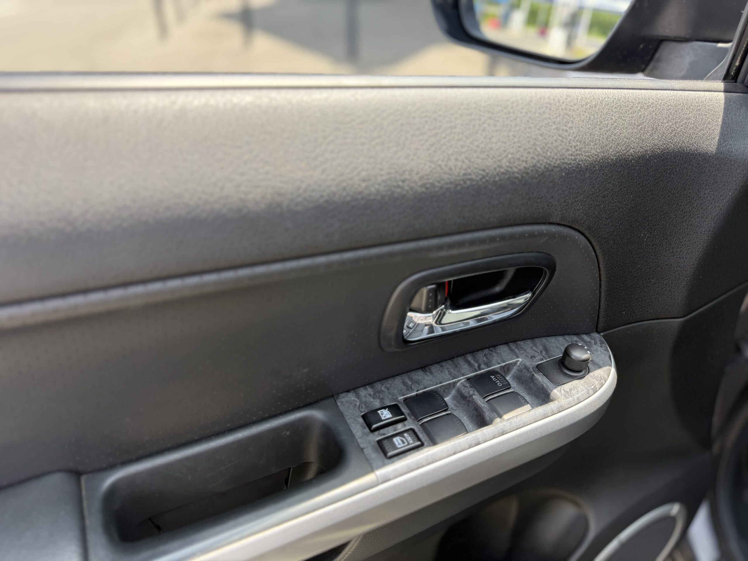 Suzuki Grand Vitara II 3.2 V6 “Édition 20ème Anniversaire”