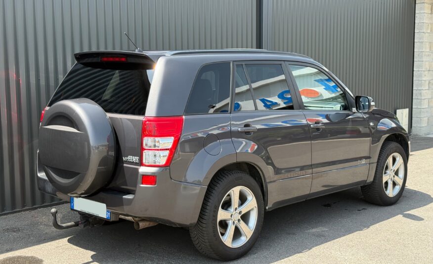 Suzuki Grand Vitara II 3.2 V6 “Édition 20ème Anniversaire”