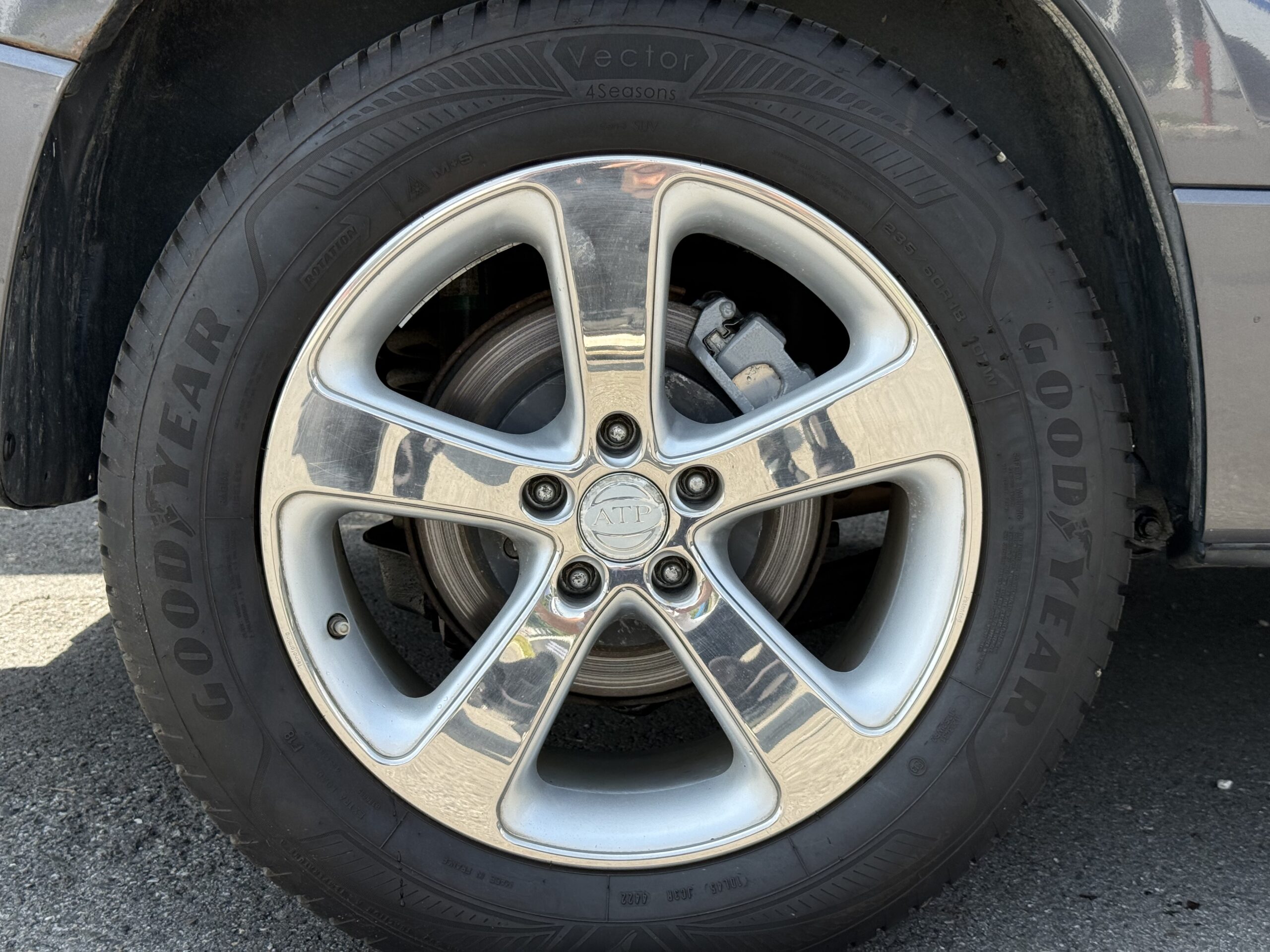 Suzuki Grand Vitara II 3.2 V6 “Édition 20ème Anniversaire”