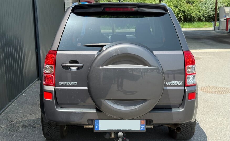 Suzuki Grand Vitara II 3.2 V6 “Édition 20ème Anniversaire”