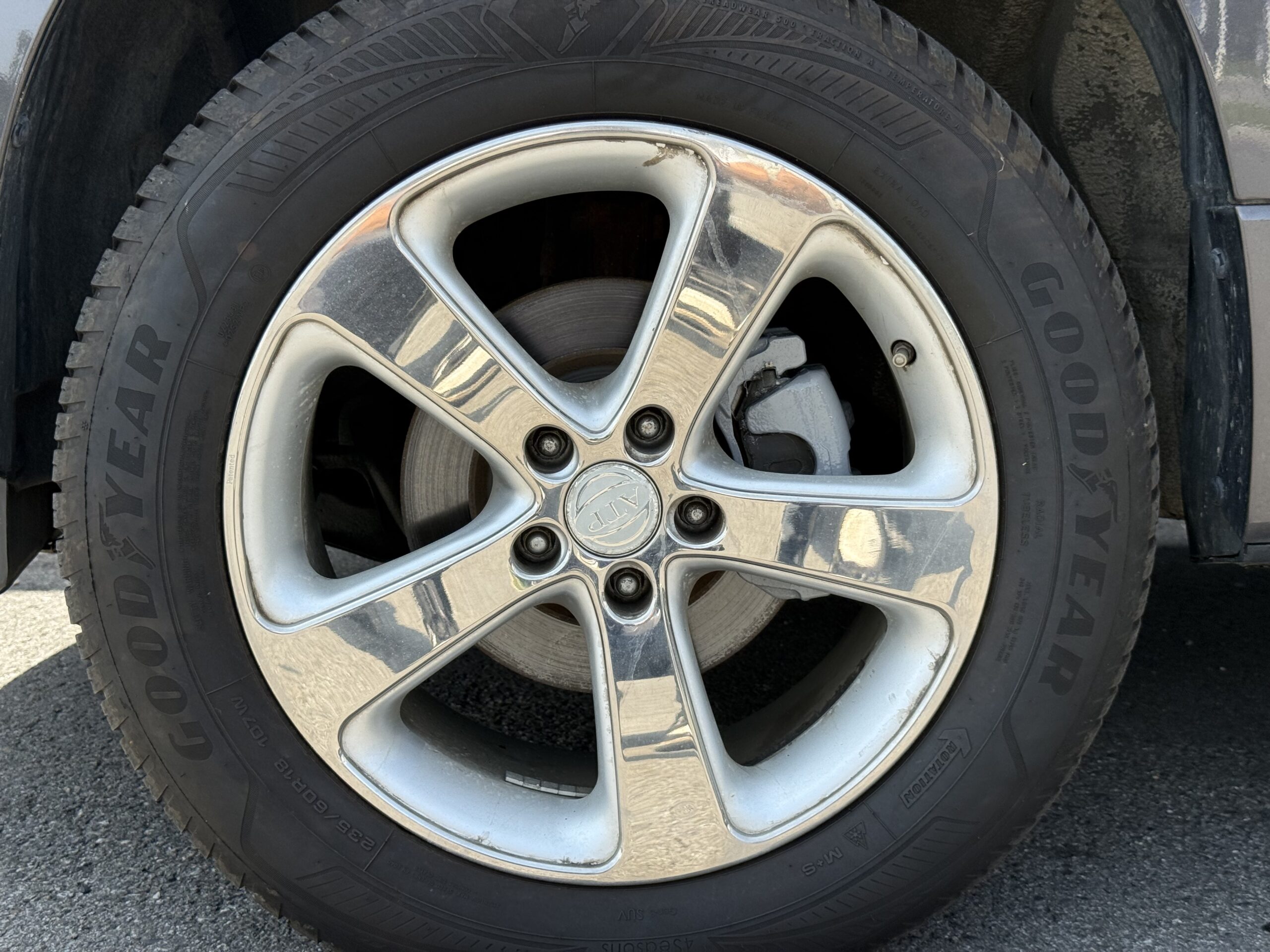 Suzuki Grand Vitara II 3.2 V6 “Édition 20ème Anniversaire”