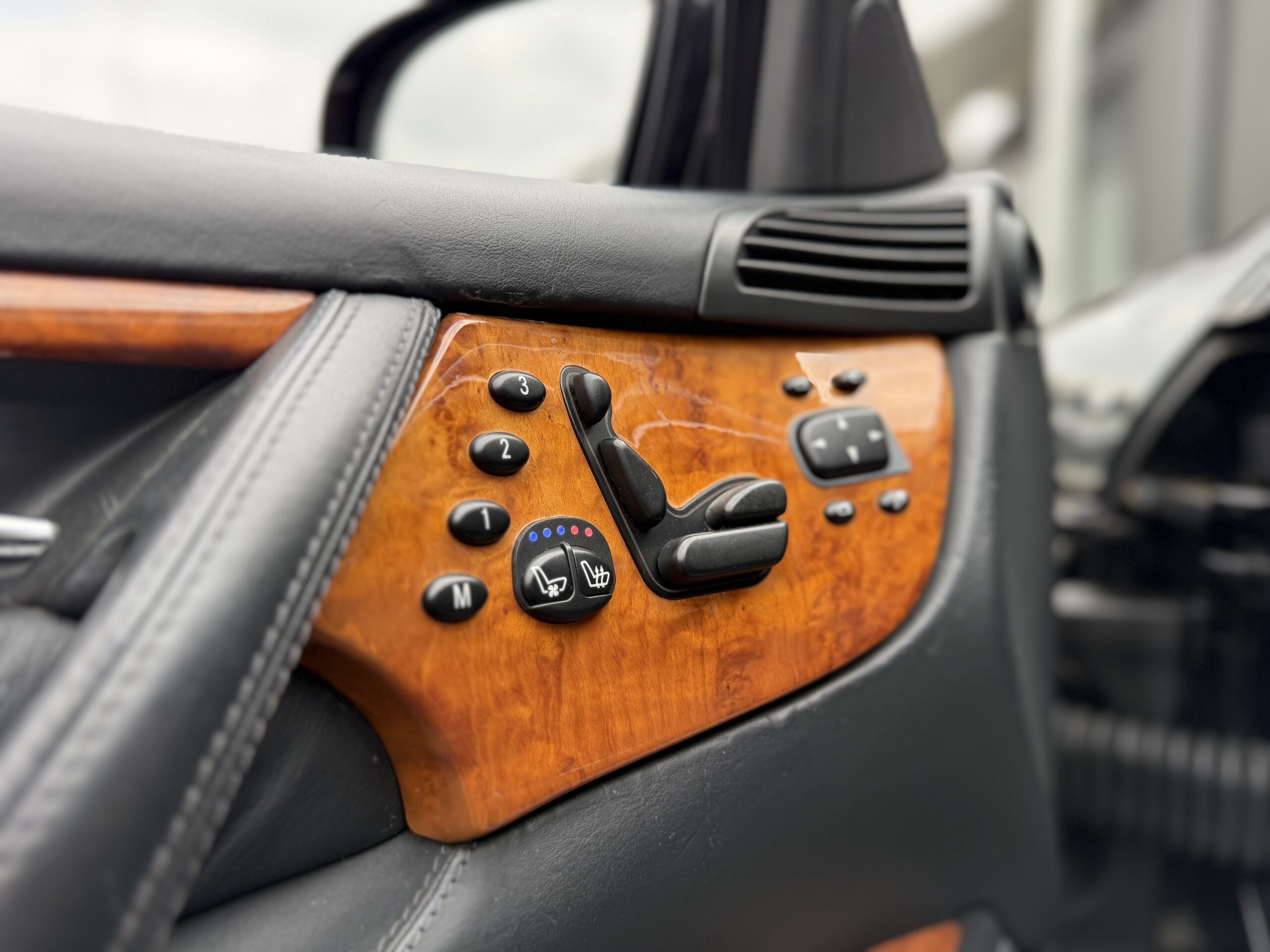 Mercedes CL55 AMG Kompressor 2003 – coupé V8 5.4L Kompressor 500 ch en excellent état, entretien complet, véhicule non fumeur